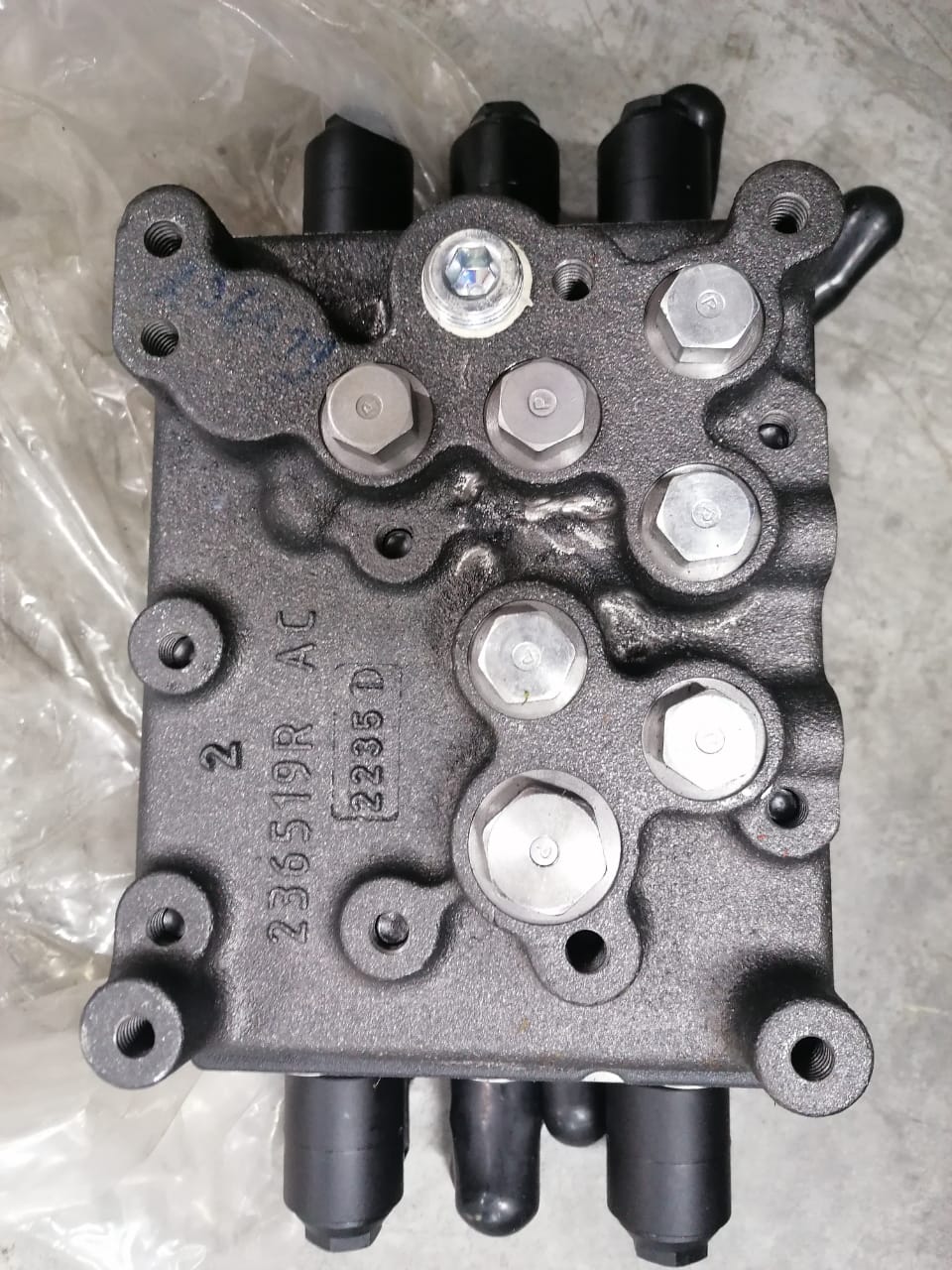 251339 DANA Клапан регулирующий в сборе запчасти от Ла-спецтрак