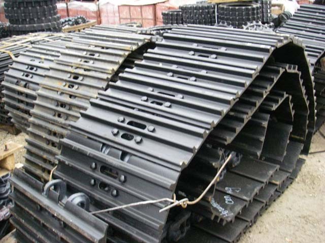 KM3400/46/660 Гусеница 46 зв., с башмаками 660 мм 208-32-03241 запчасти от Ла-спецтрак