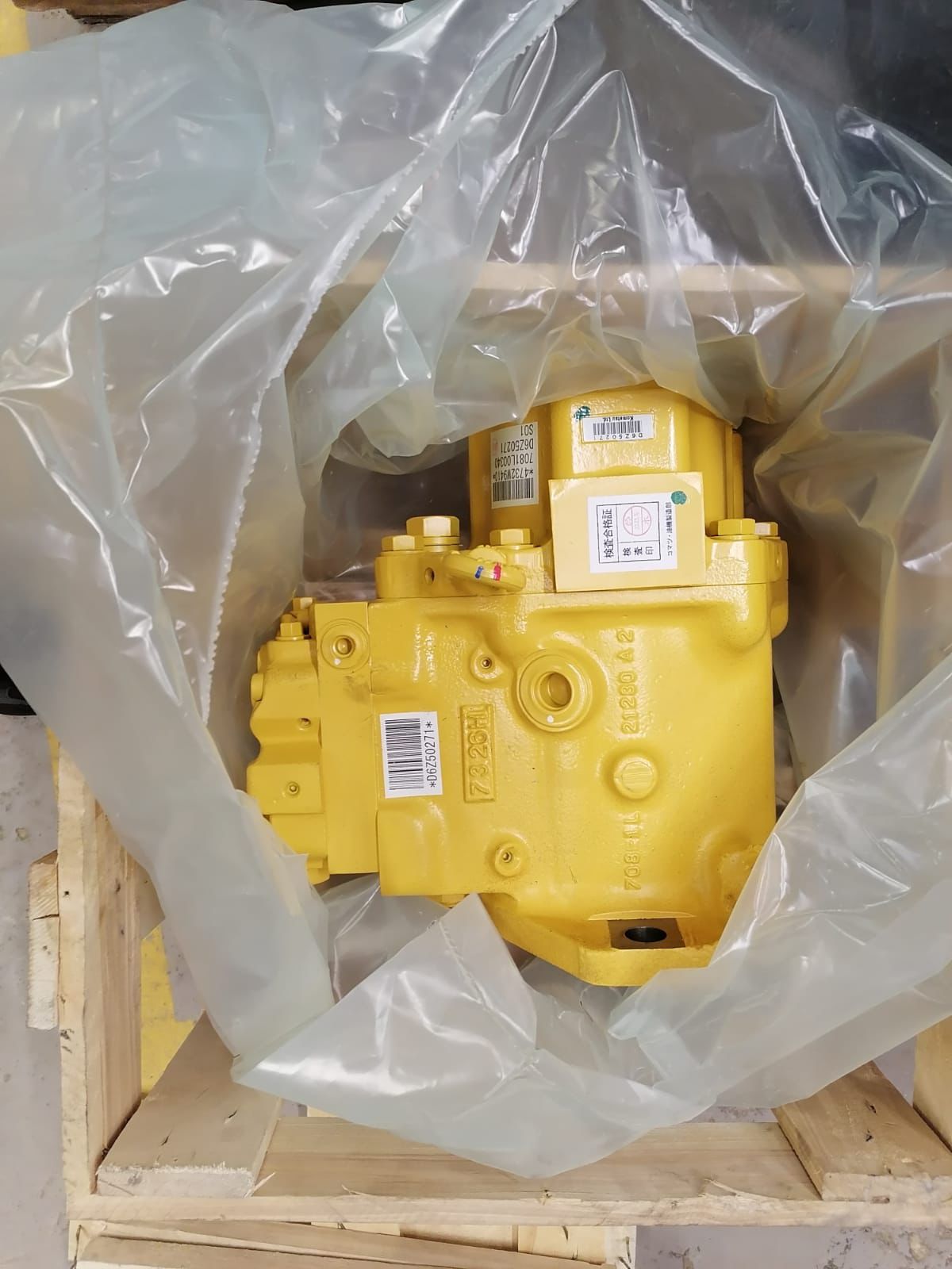 Насос гидравлический Komatsu D275A-5D запчасти от Ла-спецтрак