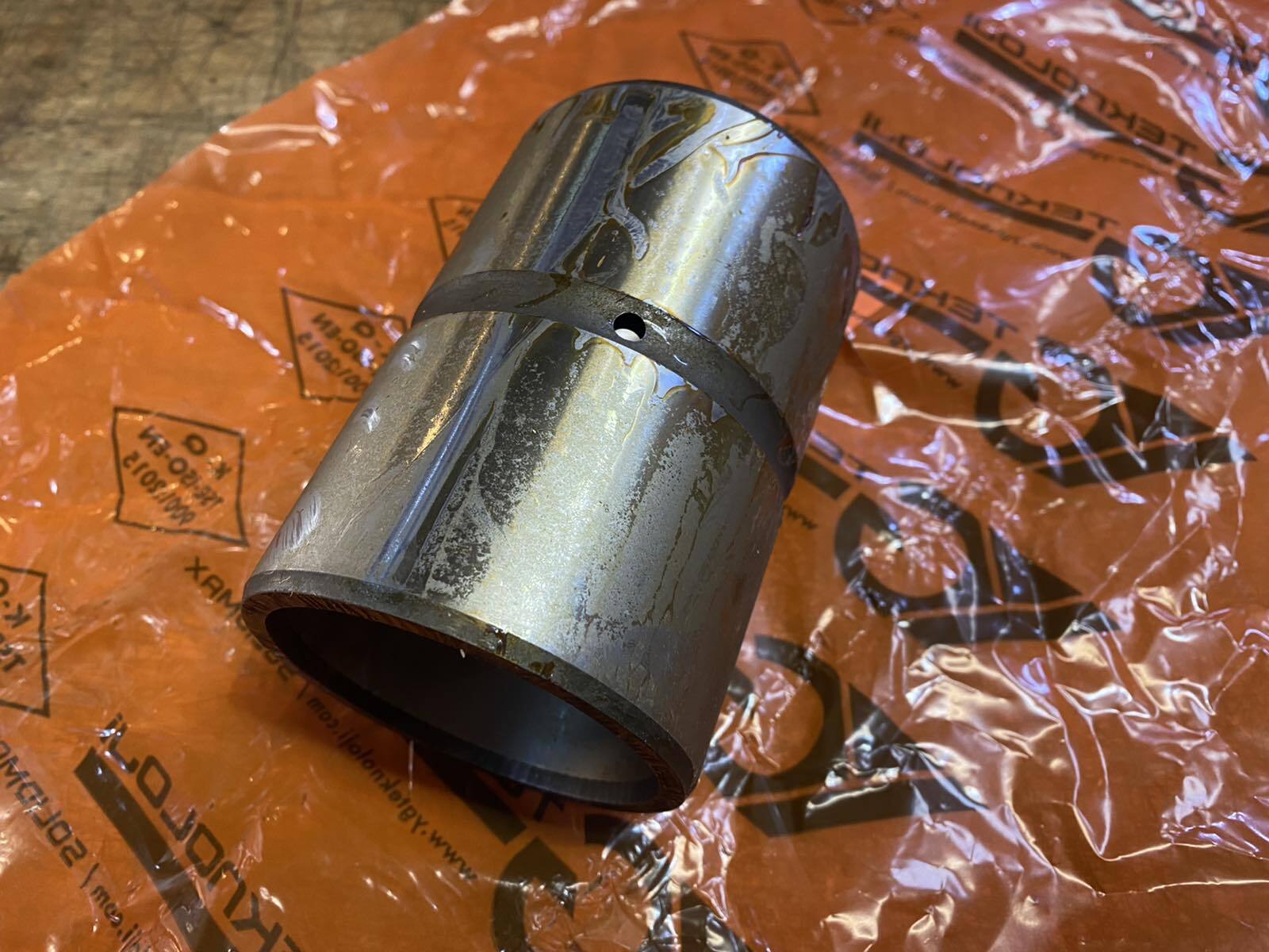 Втулка стрелы 4V-8675 запчасти от Ла-спецтрак